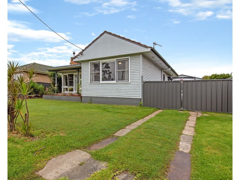 74 Anderson Drive, Tarro NSW 2322