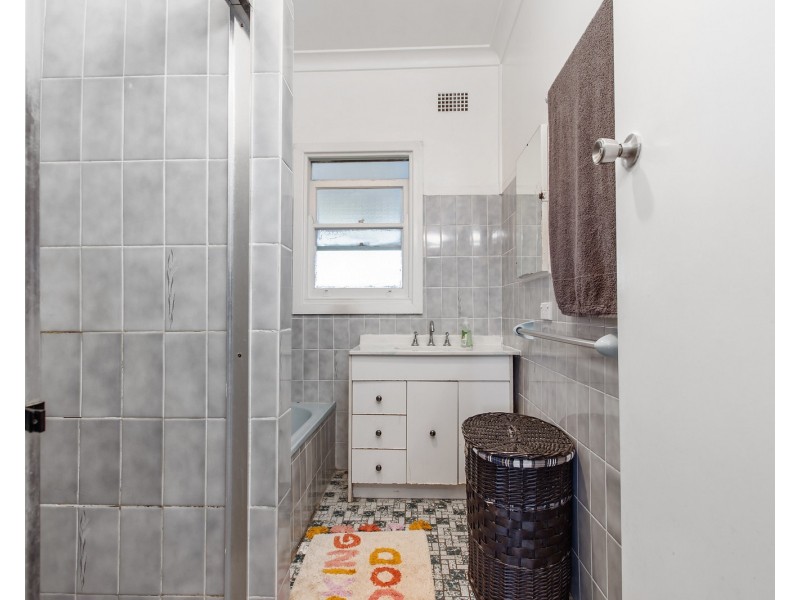 74 Anderson Drive, Tarro NSW 2322