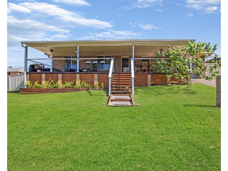 2 Crown Close, Rutherford NSW 2320