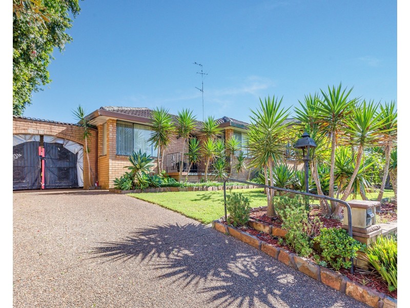 8 Paston Street, Tarro NSW 2322