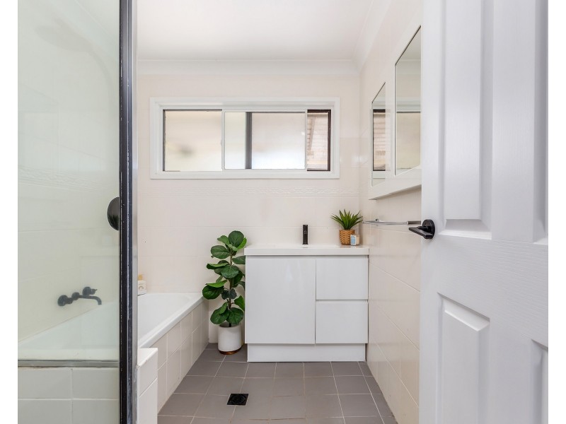 3 Rutherglen Place, Macquarie Hills NSW 2285