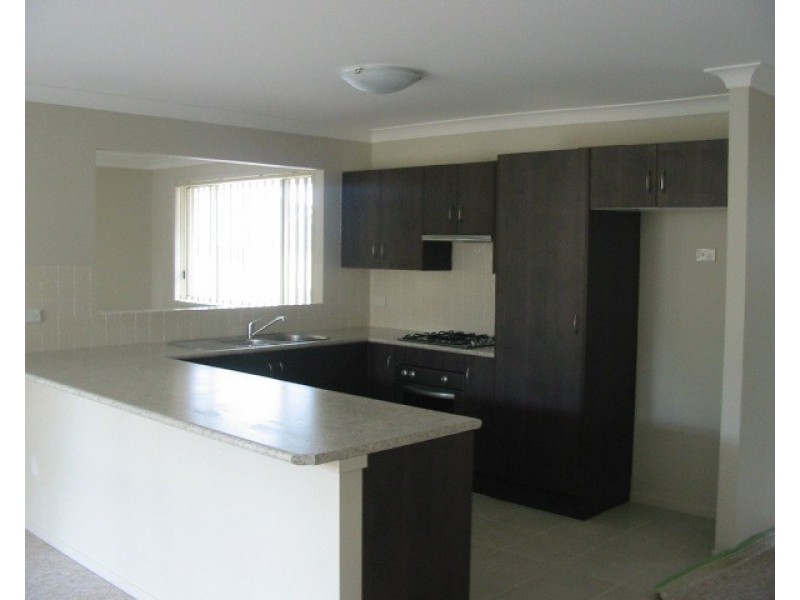 2/24-28 Hibiscus Crescent, Aberglasslyn NSW 2320