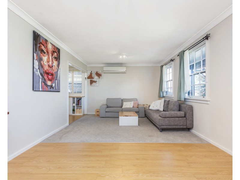 9 Windermere Avenue, Woodberry NSW 2322