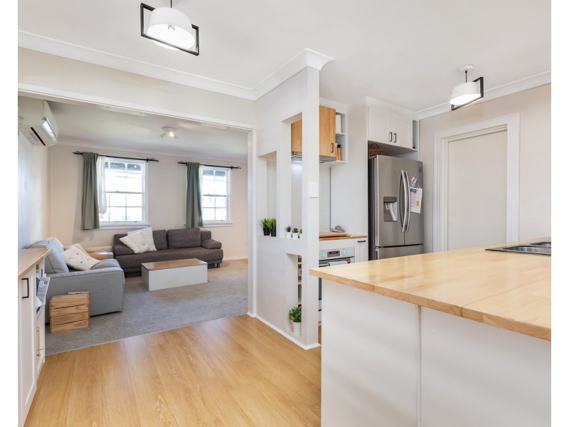 9 Windermere Avenue, Woodberry NSW 2322