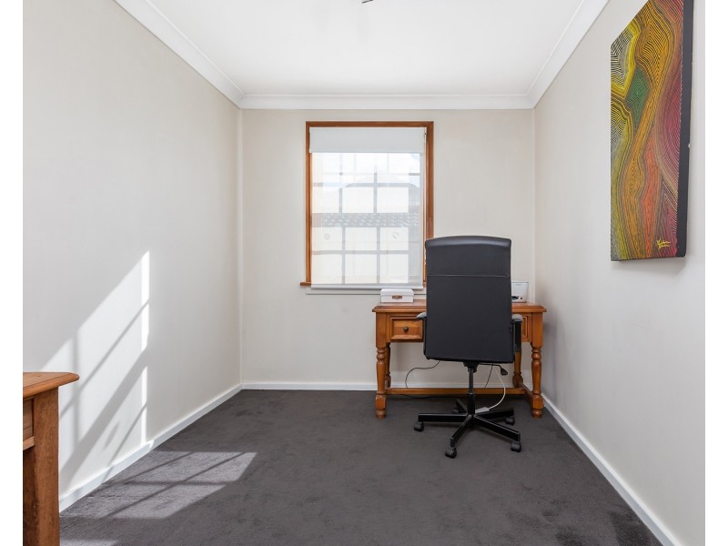 9 Windermere Avenue, Woodberry NSW 2322