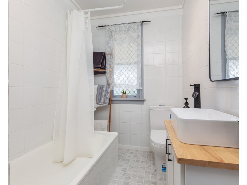 9 Windermere Avenue, Woodberry NSW 2322