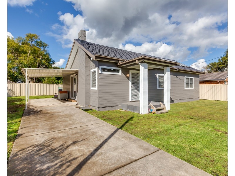 7 Western Avenue, Tarro NSW 2322