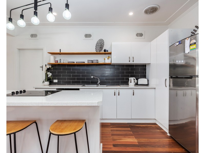 7 Western Avenue, Tarro NSW 2322