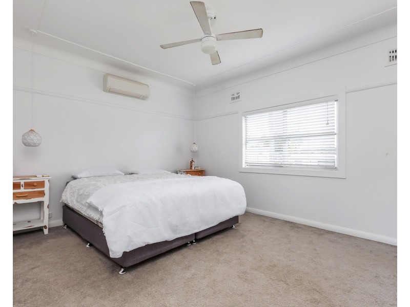 7 Western Avenue, Tarro NSW 2322