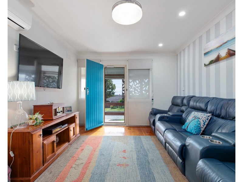 42 Greenway Avenue, Woodberry NSW 2322