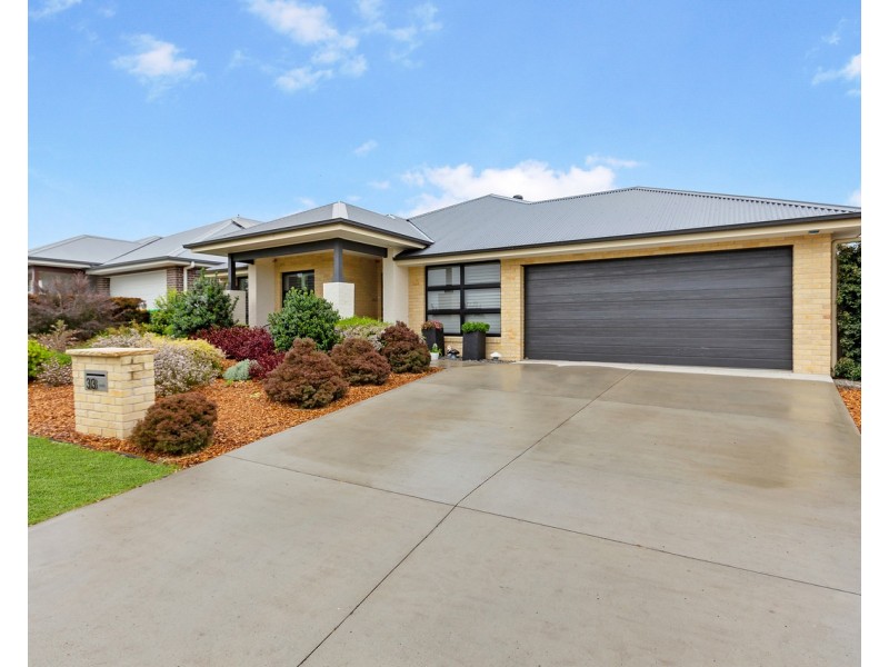 33 Barr Promenade, Thornton NSW 2322