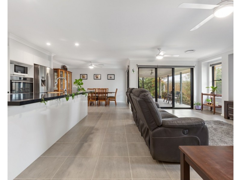 33 Barr Promenade, Thornton NSW 2322