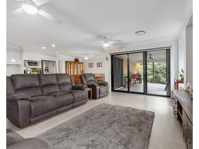33 Barr Promenade, Thornton NSW 2322