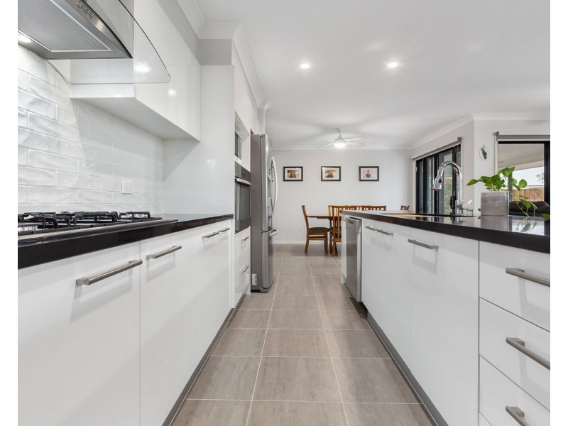 33 Barr Promenade, Thornton NSW 2322