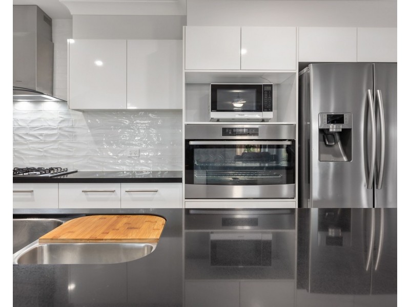 33 Barr Promenade, Thornton NSW 2322