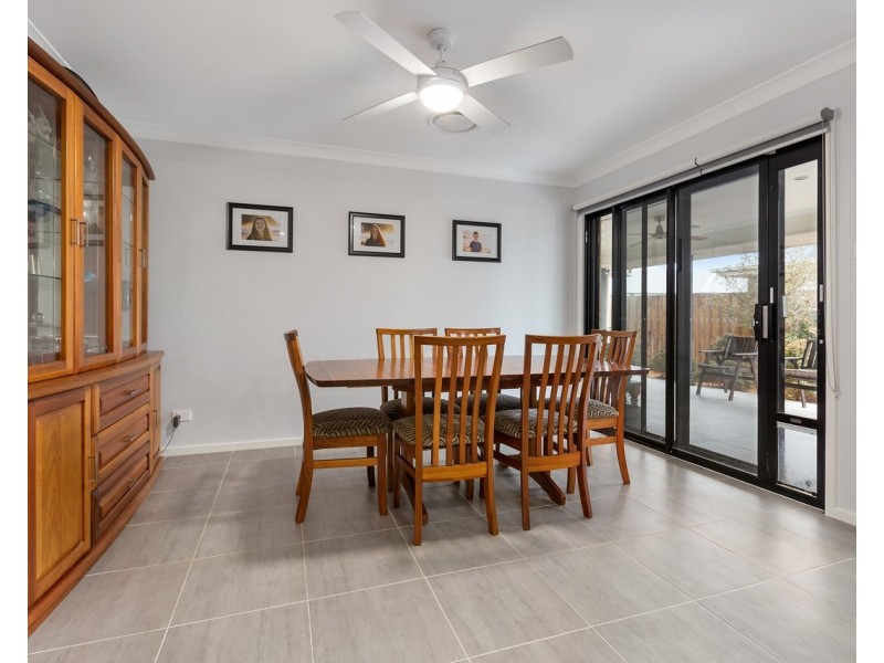 33 Barr Promenade, Thornton NSW 2322