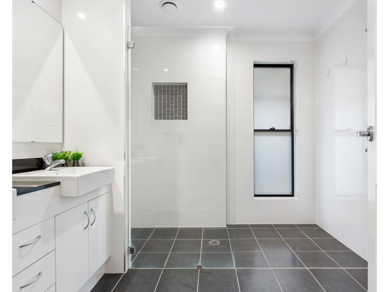 33 Barr Promenade, Thornton NSW 2322