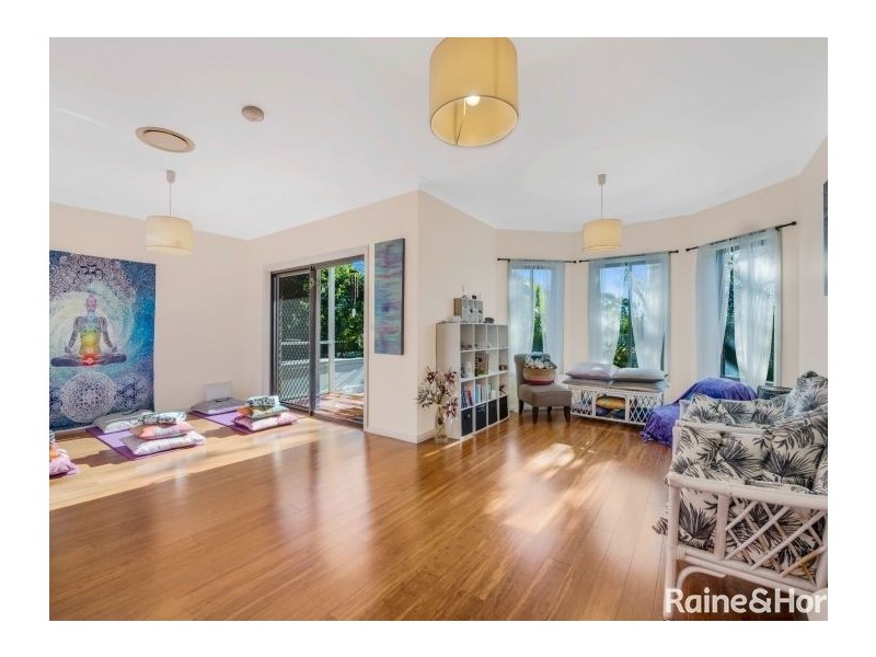 37 Kailua Ave, Budgewoi NSW 2262