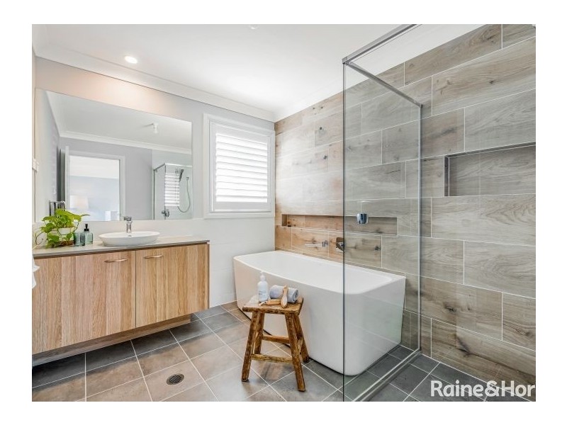 54 Sunnyspot Blvd, Catherine Hill Bay NSW 2281