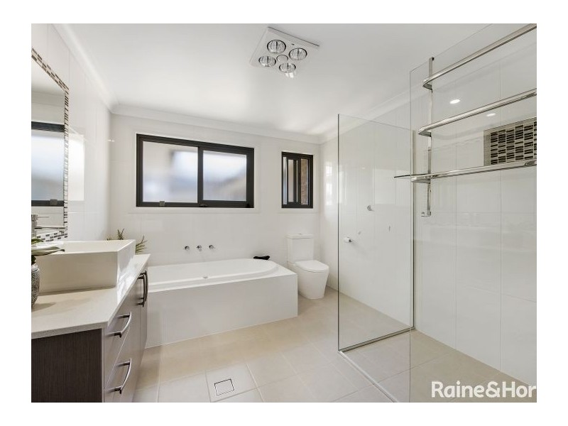 10B Ada Ave, Noraville NSW 2263