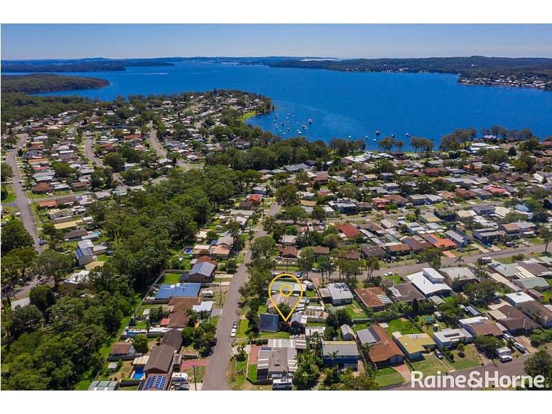 16 Pinaroo Road, Gwandalan NSW 2259