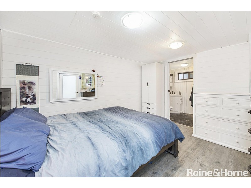 16 Pinaroo Road, Gwandalan NSW 2259