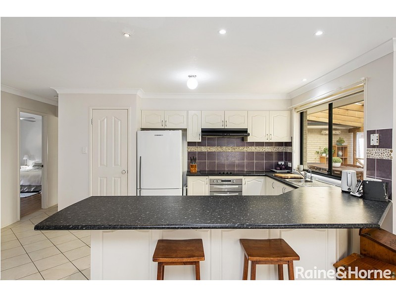 3 Mariner Close, Summerland Point NSW 2259