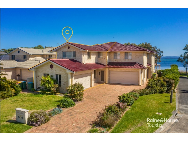 2/9 Terilbah Place, The Entrance North NSW 2261