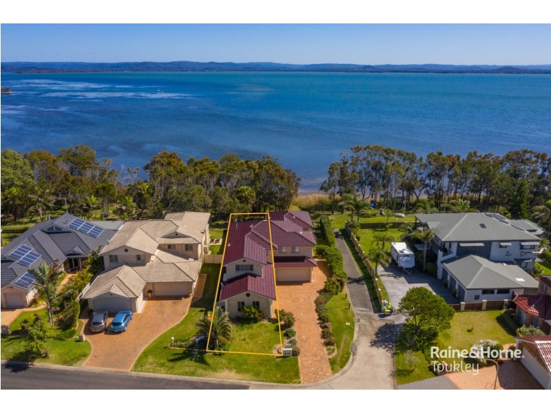 2/9 Terilbah Place, The Entrance North NSW 2261