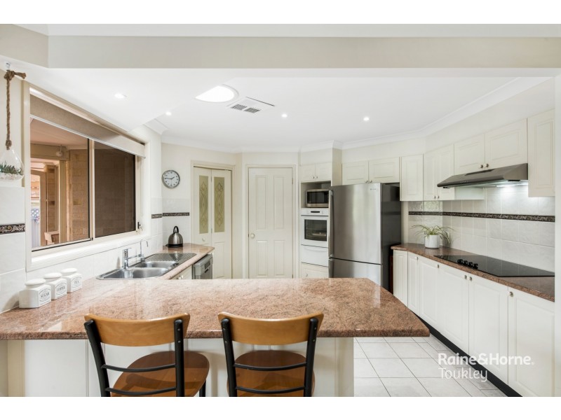 10 Mariner Close, Summerland Point NSW 2259