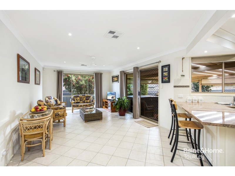 10 Mariner Close, Summerland Point NSW 2259