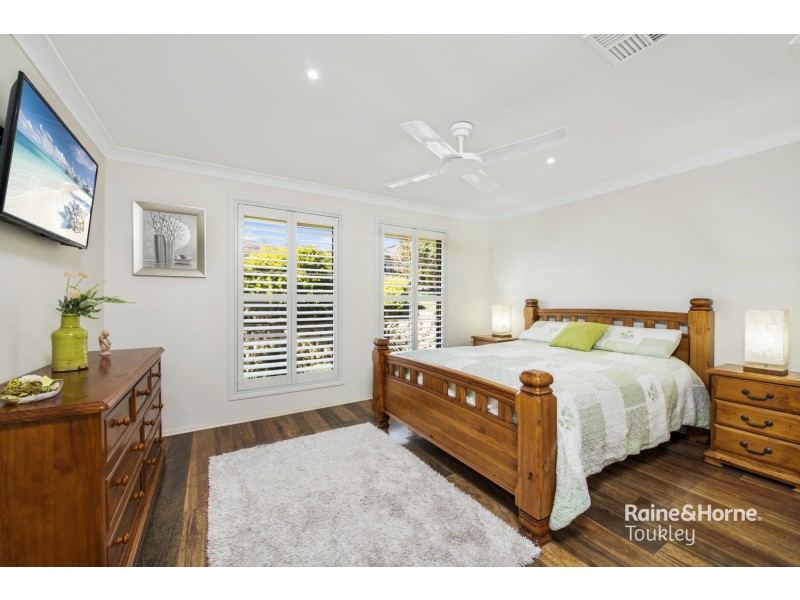 10 Mariner Close, Summerland Point NSW 2259