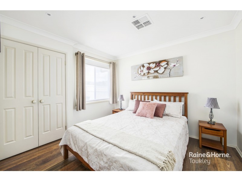 10 Mariner Close, Summerland Point NSW 2259