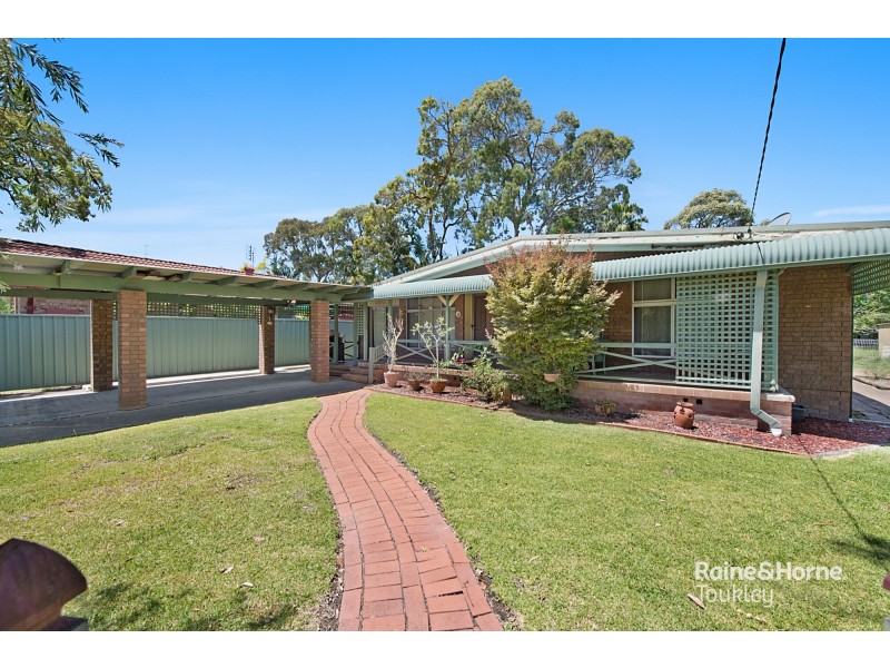 11 Ginganup Road, Summerland Point NSW 2259