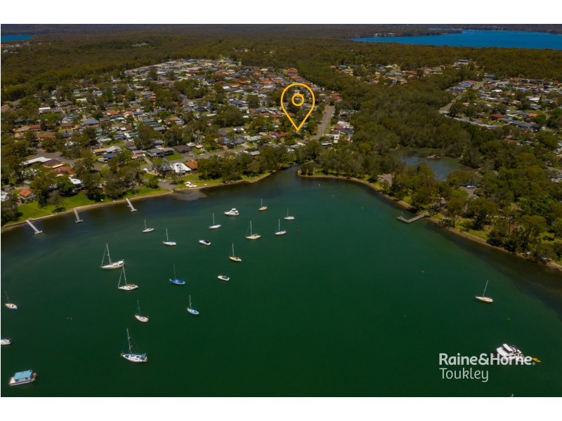 11 Ginganup Road, Summerland Point NSW 2259