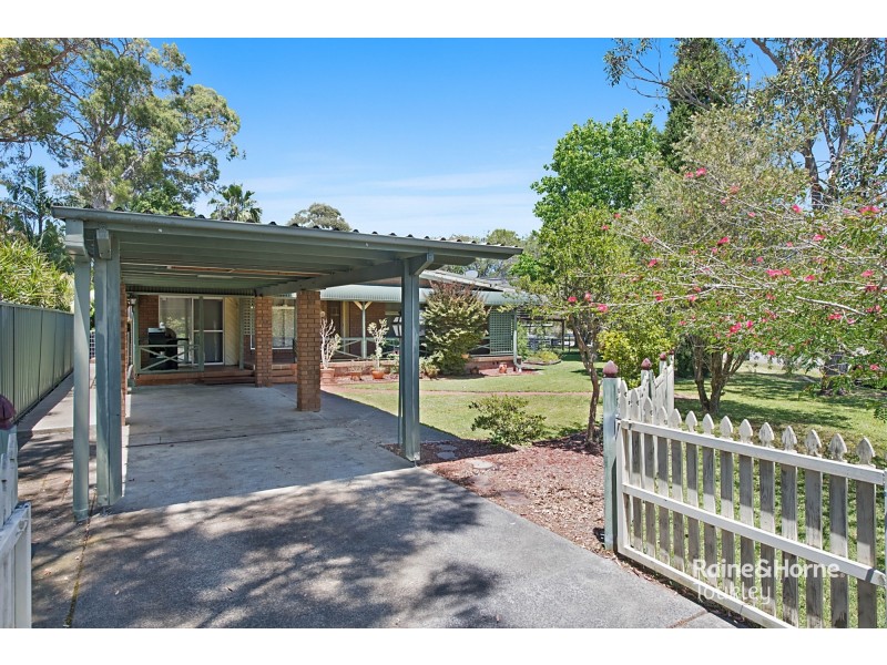 11 Ginganup Road, Summerland Point NSW 2259
