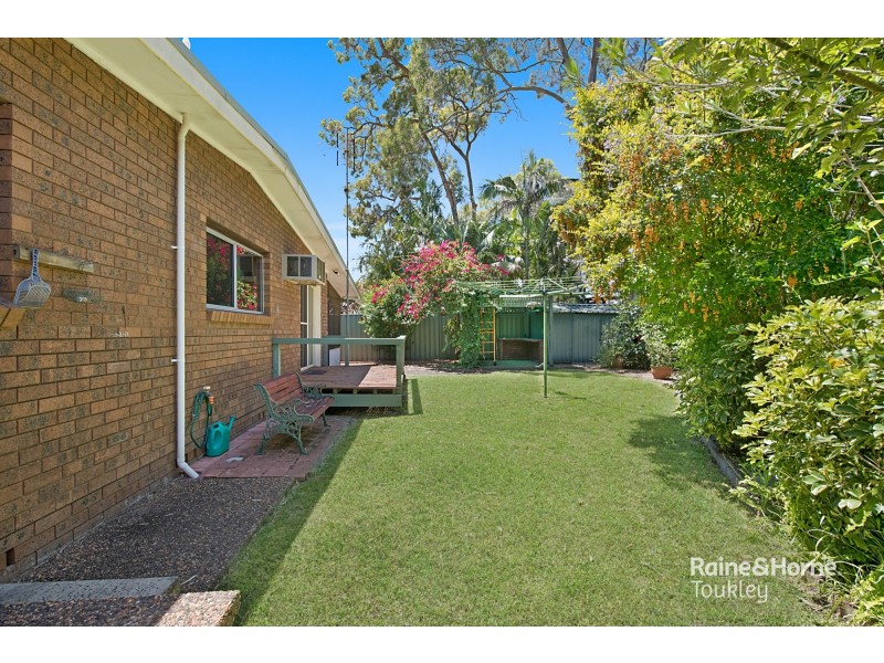 11 Ginganup Road, Summerland Point NSW 2259