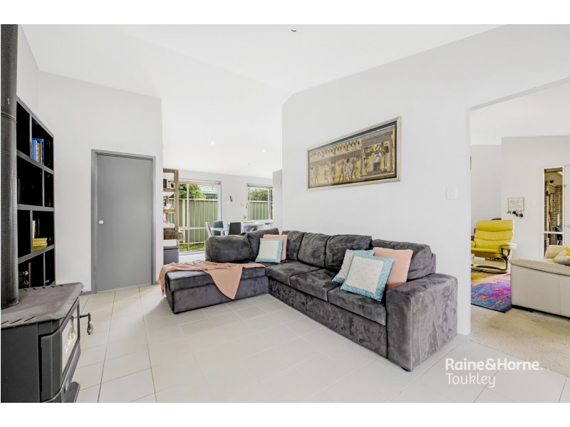 45 Tarwhine Avenue, Chain Valley Bay NSW 2259