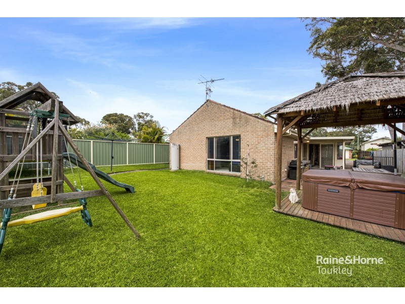 45 Tarwhine Avenue, Chain Valley Bay NSW 2259