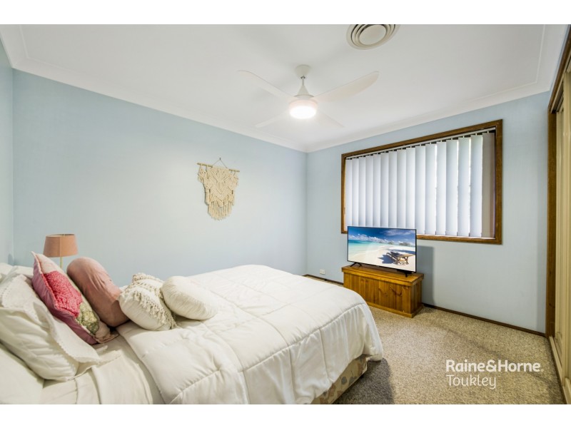 28 Charmhaven Avenue, Charmhaven NSW 2263