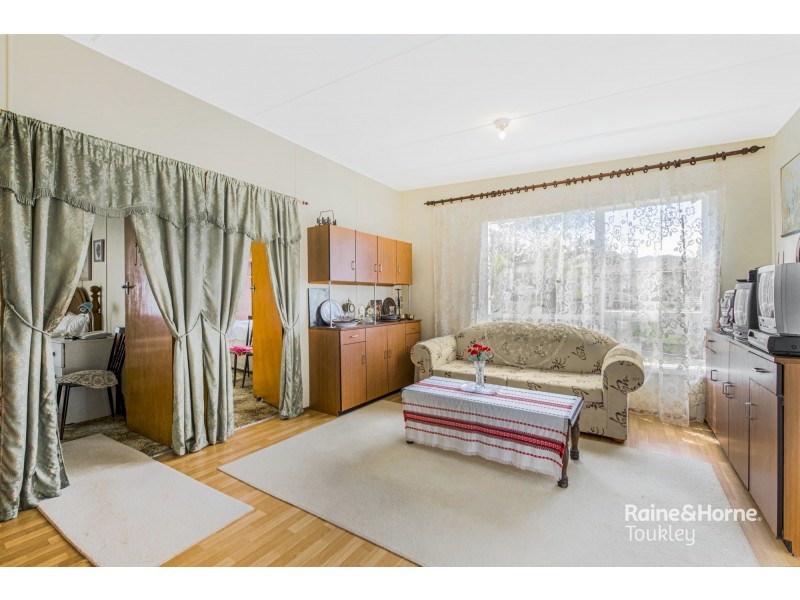 204 Stanley Street, Kanwal NSW 2259