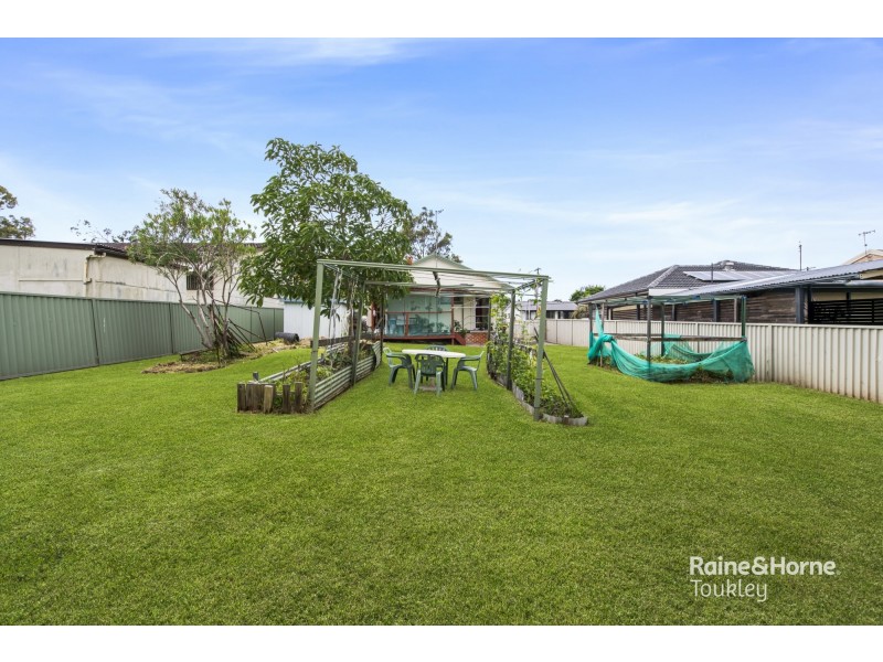 204 Stanley Street, Kanwal NSW 2259