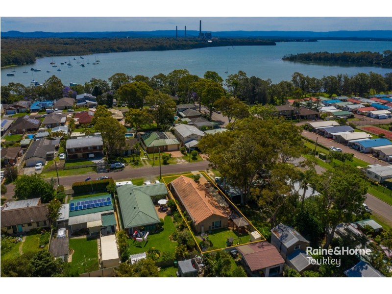 45 Tarwhine Avenue, Chain Valley Bay NSW 2259