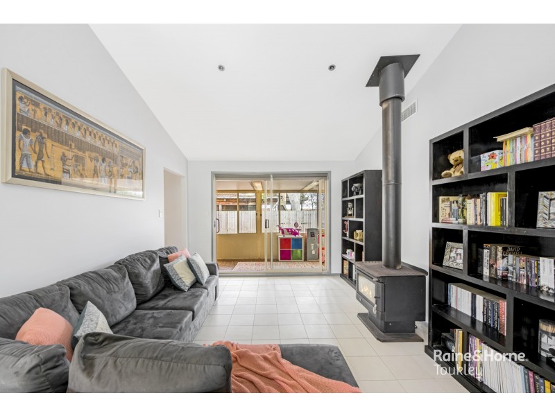 45 Tarwhine Avenue, Chain Valley Bay NSW 2259