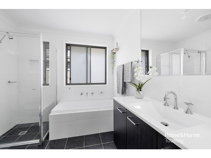 53 Voyager Street, Wadalba NSW 2259