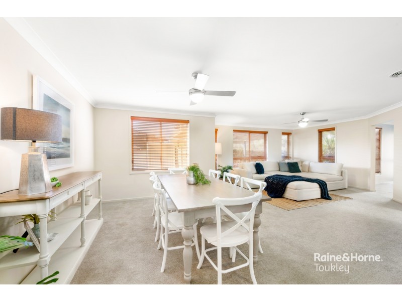24 Cascades Road, Woongarrah NSW 2259