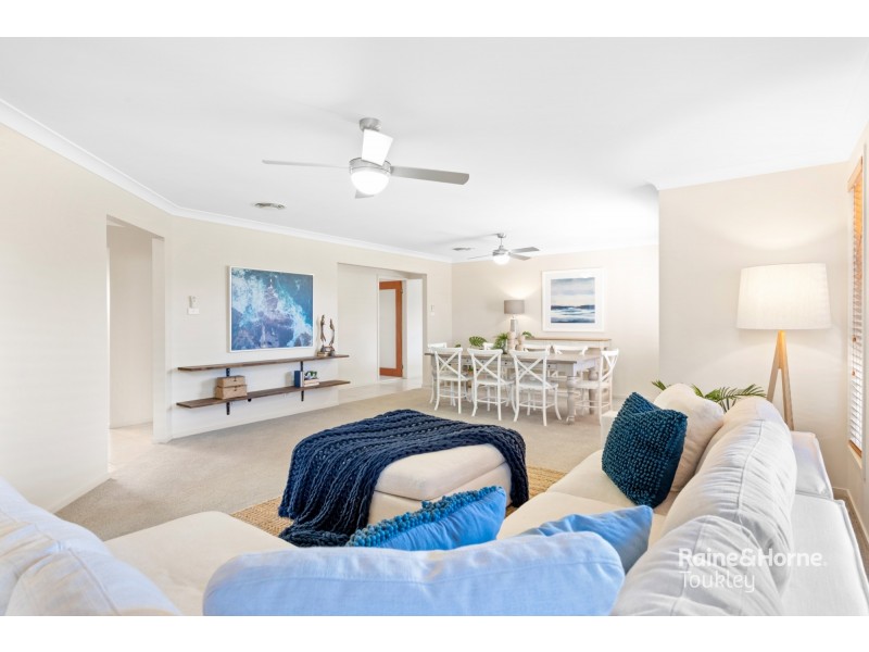 24 Cascades Road, Woongarrah NSW 2259