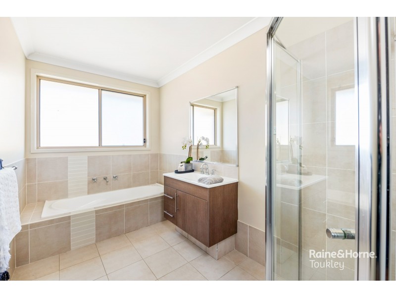 24 Cascades Road, Woongarrah NSW 2259