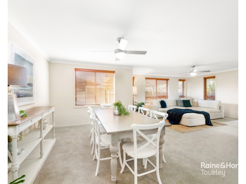 24 Cascades Road, Woongarrah NSW 2259
