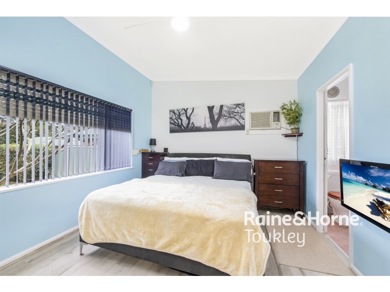 41 Tarwhine Avenue, Chain Valley Bay NSW 2259